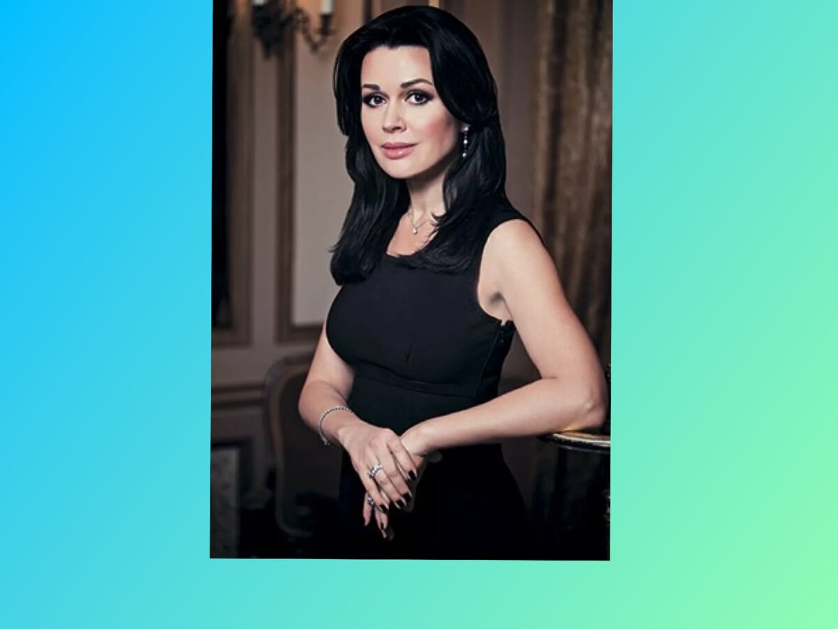 Анастасия Заворотнюк