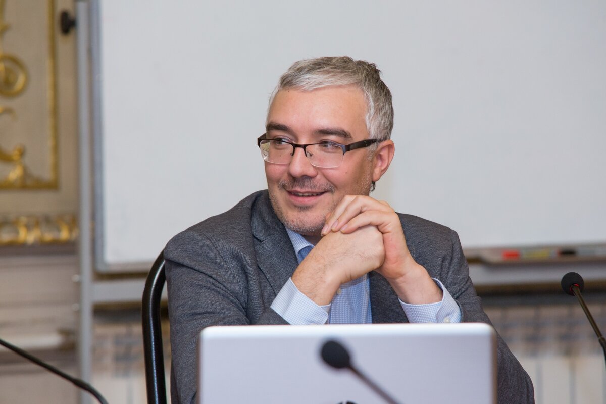 hightech.fm очередной Песков.