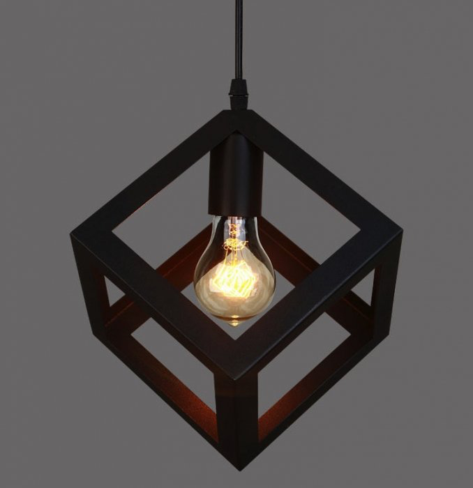 Вот так выглядит люстра во всей красе. Источник: https://loft-concept.ru/catalog/chandelier/podvesnoy-svetilnik-loft-polyedra-cube/