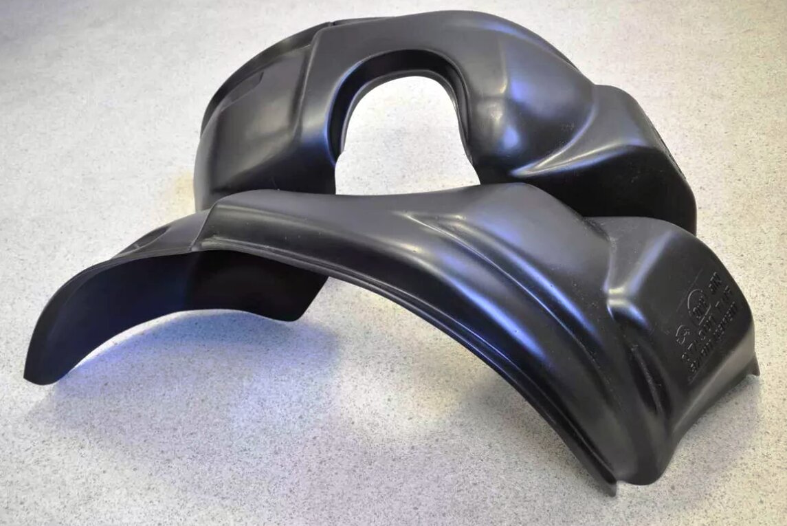 Пластиковые подкрылки (локеры) - хорошая вещь, всем рекомендую