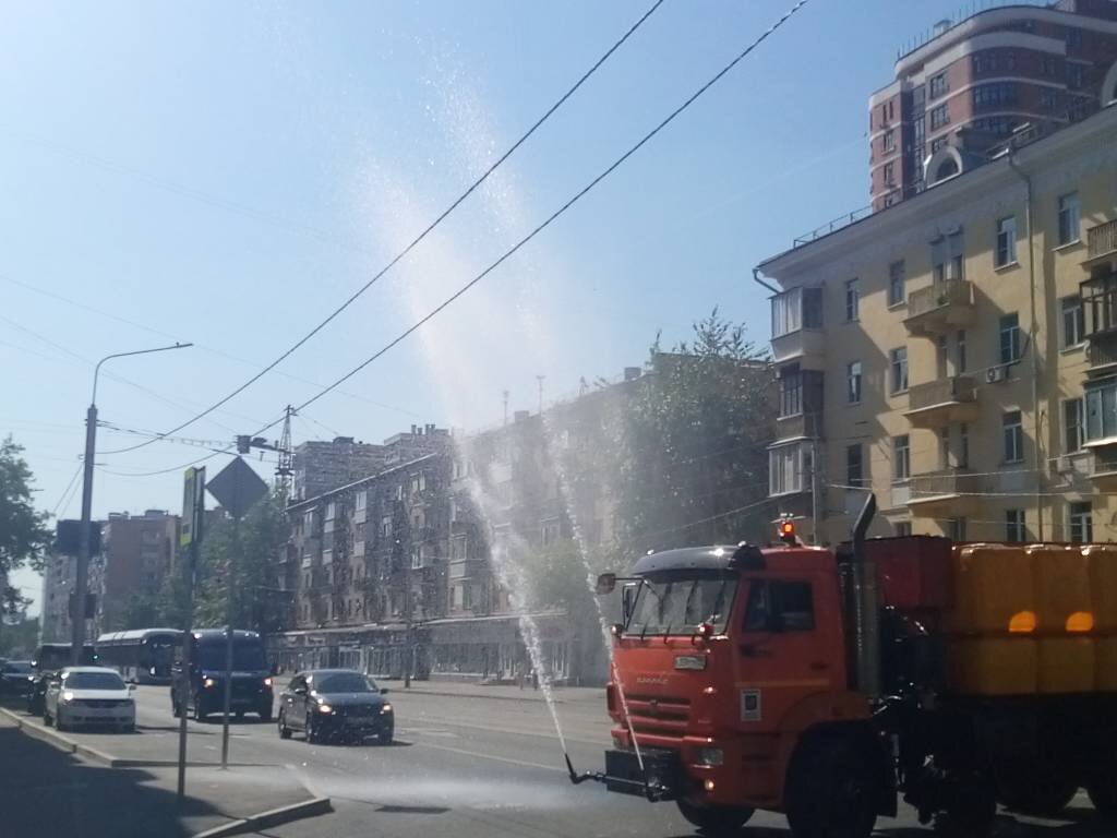 Эта поливалка тоже все делает все правильно, тот случай, когда процесс важнее результата.