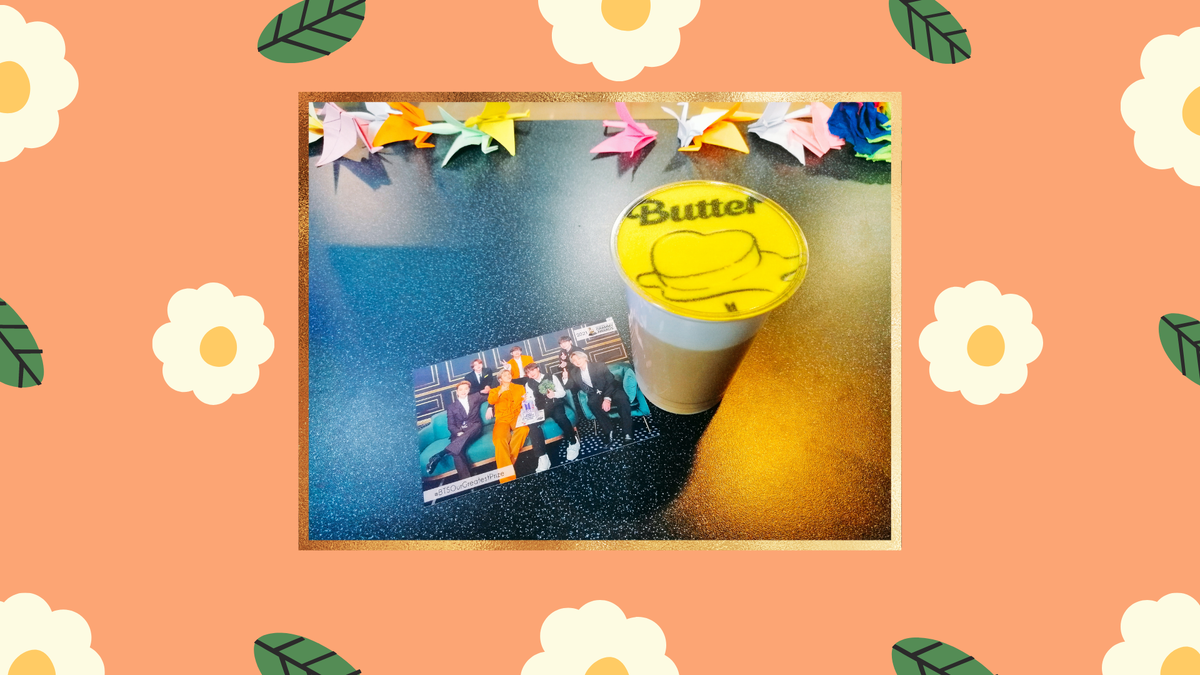 В подарок давали еще открытку. Мне досталась с фото с Грэмми.