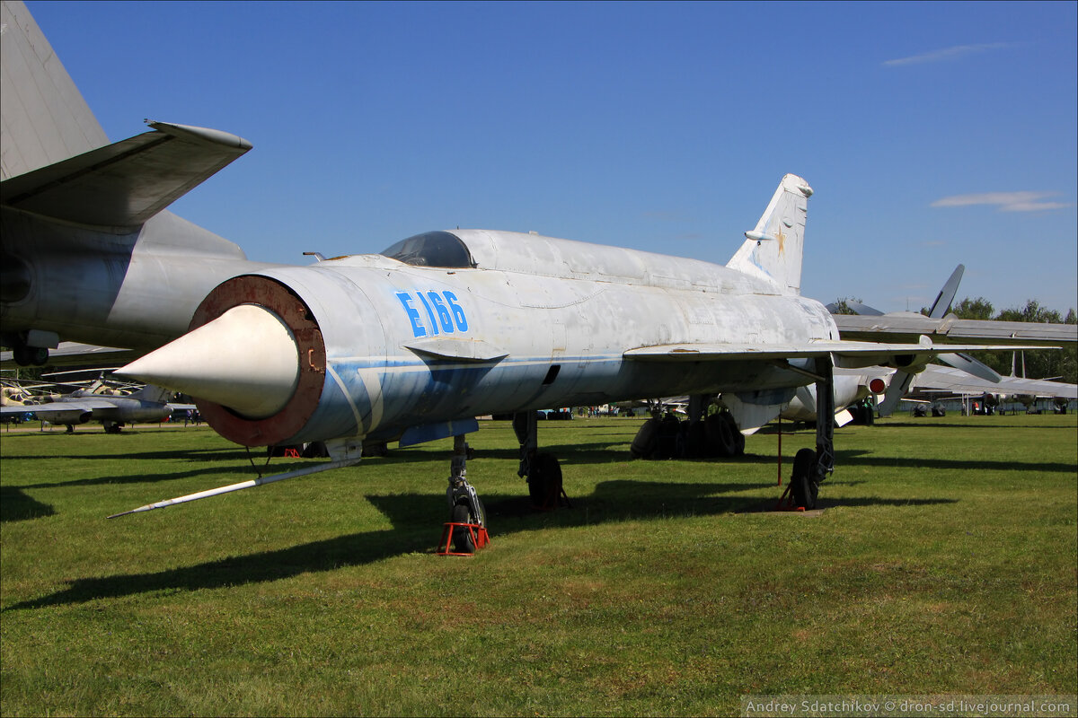 Е-152 с надписью Е166 в Центральном музее ВВС России в Монино. 2018 год.