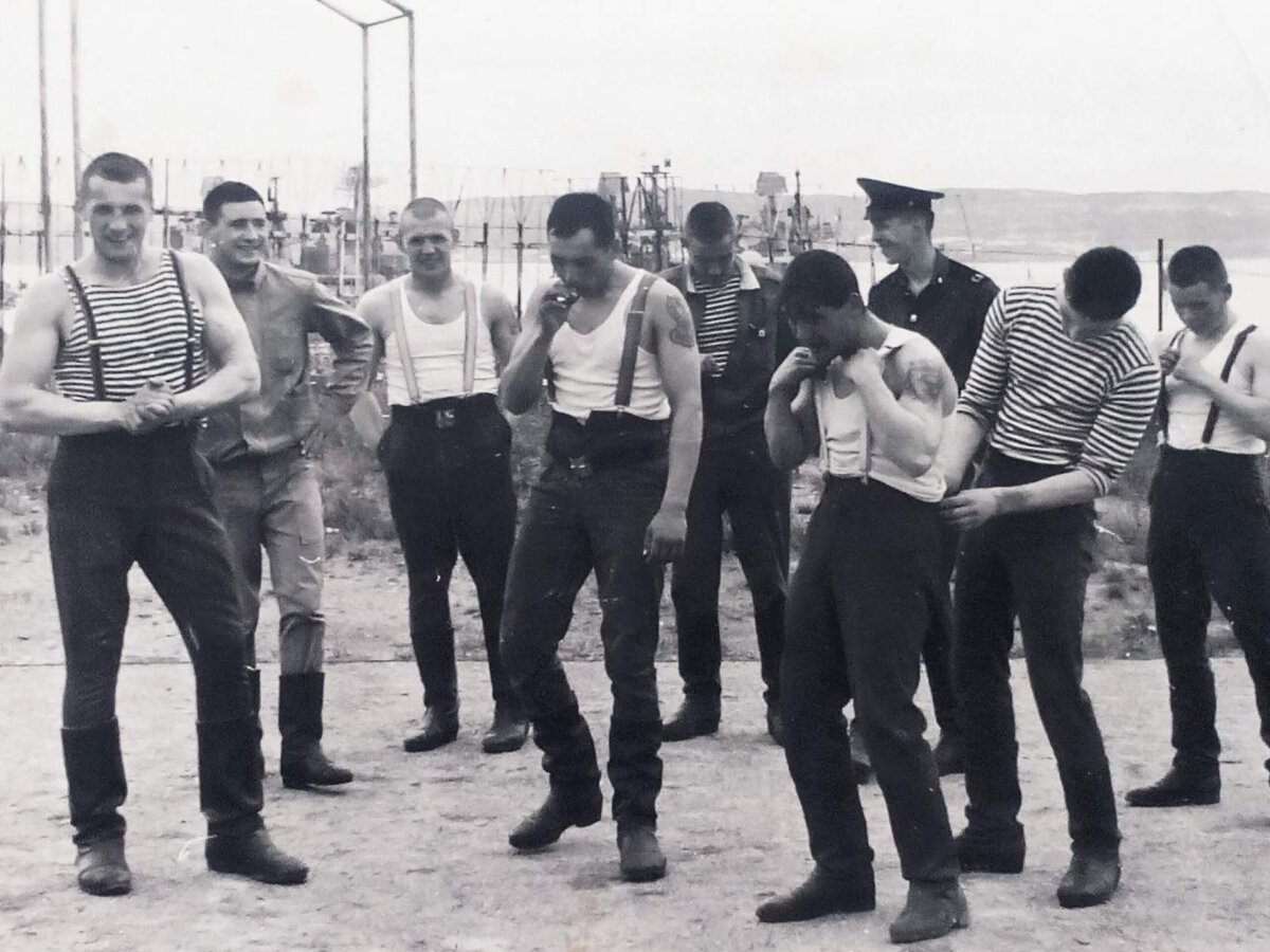 Бойцы стройбата. Фото из сети.