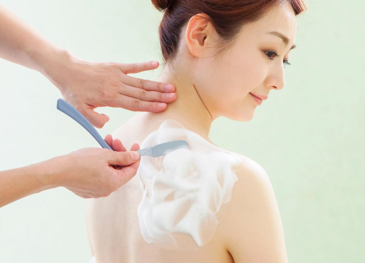 японские женщины бреют лицо. японец бритый лоб. родинка под глазом в японии. японки бреют лицо. японские женщины бреют лицо.