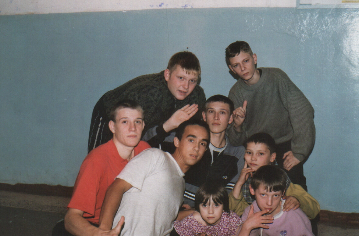 Студенты с "рыжиками", так мы называли детей непонятных личностей, которые проживали в общаге