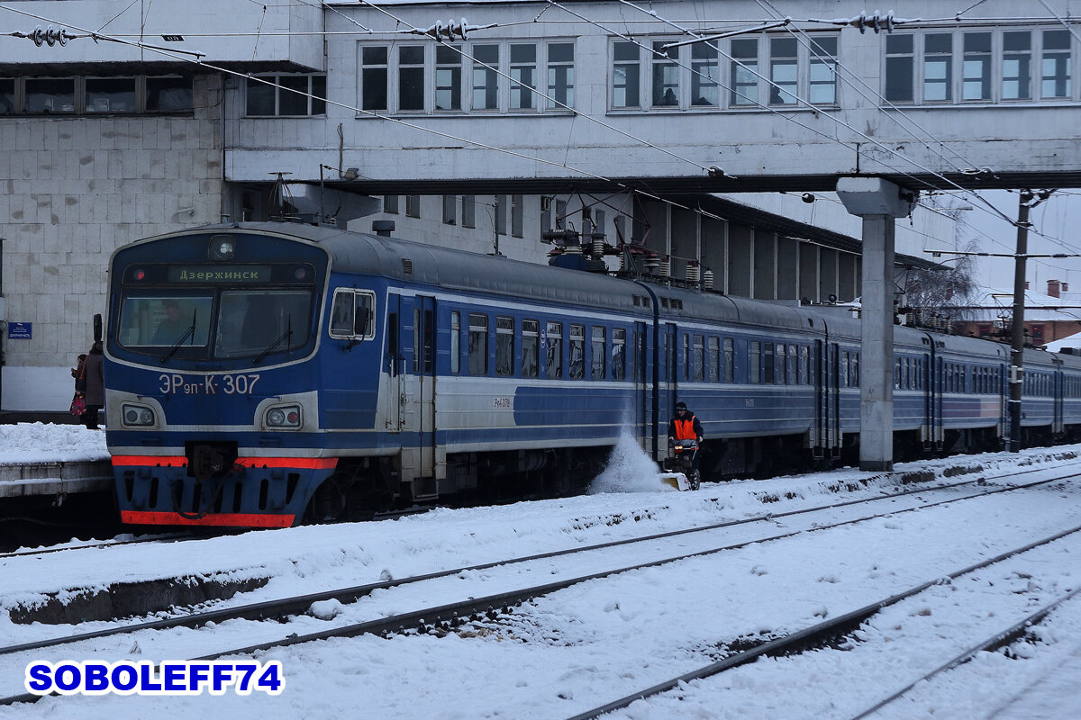 Электропоезд ЭР9ПК-307. Станция Владимир Горьковской железной дороги. Февраль 2009 года