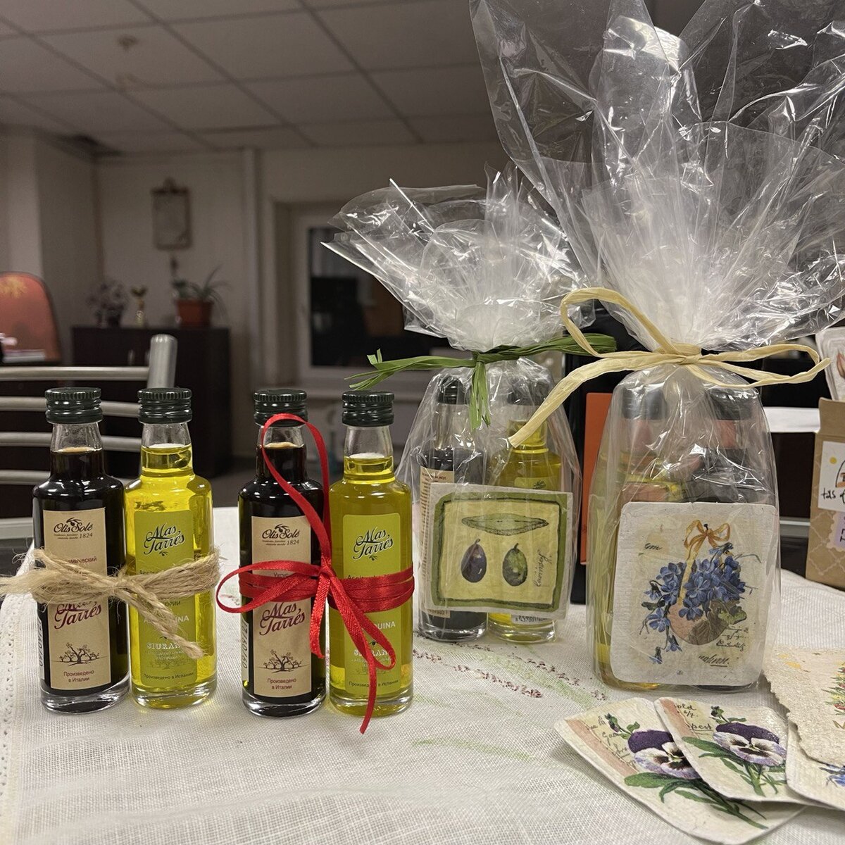 Бальзамика и оливковое масло в упаковке 40 мл. хороший подарок для друзей и знакомых. фото сделано Людмилой Шевцовой.