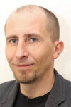 По словам научного руководителя Сибирской школы геонаук Александра Паршина, Центральная Азия богата разными минеральными ресурсами, при этом разведана только очень небольшая часть территории. Важным фактором для проведения разведочных работ является мягкий климат, если в Сибири с приходом холодов полевые работы уже завершаются, здесь же можно комфортно работать длительный период времени.