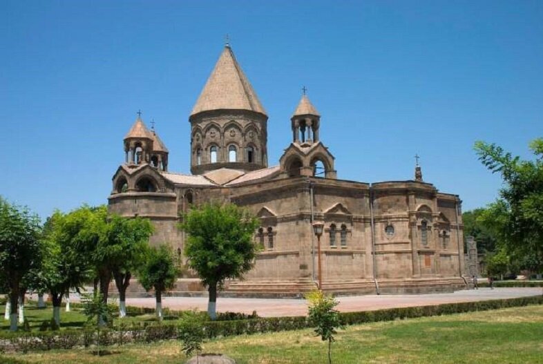 Первопрестольный Святой Эчмиадзин ААЦ