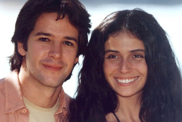 Джованна Антонелли в роли Жади и Мурилу Бенисиу в роли Лукаса. Кадр из сериала "Клон", 2001 г.