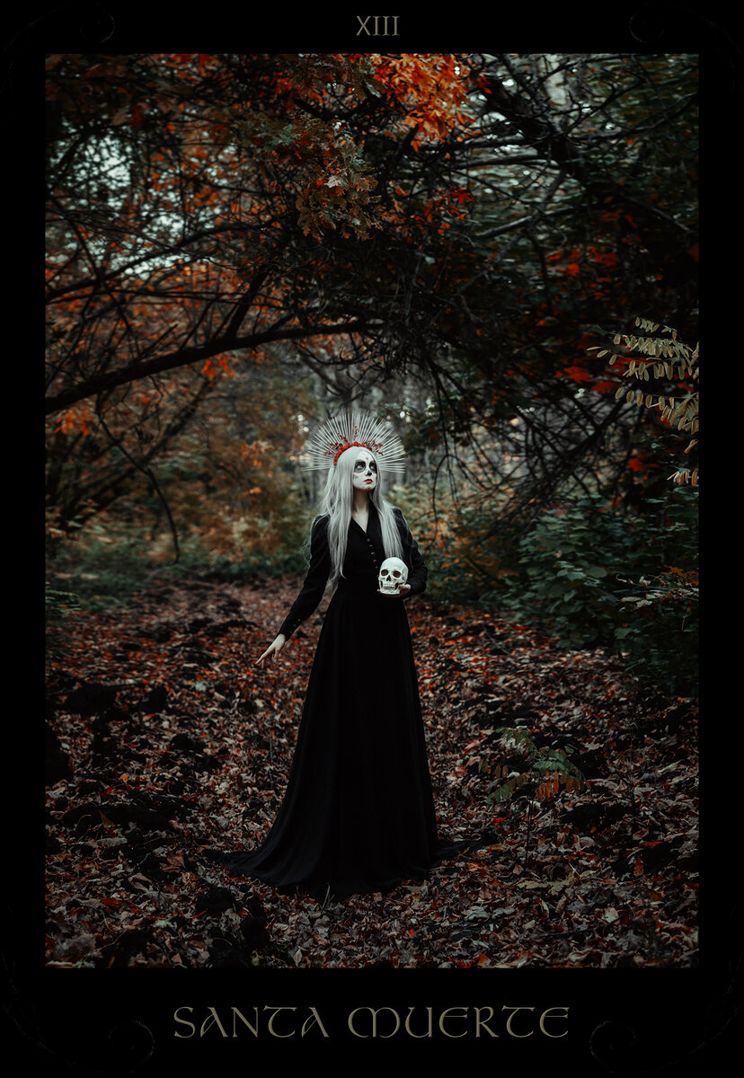 Tarot "Santa Muerte"  
Ph/Md: Tatiana Kalyuzhina-Kononenko