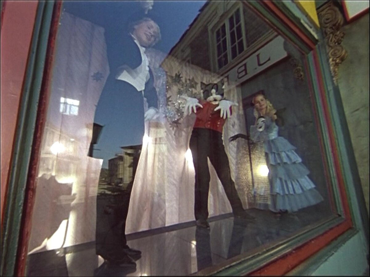 Шайка Воланда, инцест: конспирологические теории про фильм "Мэри ...