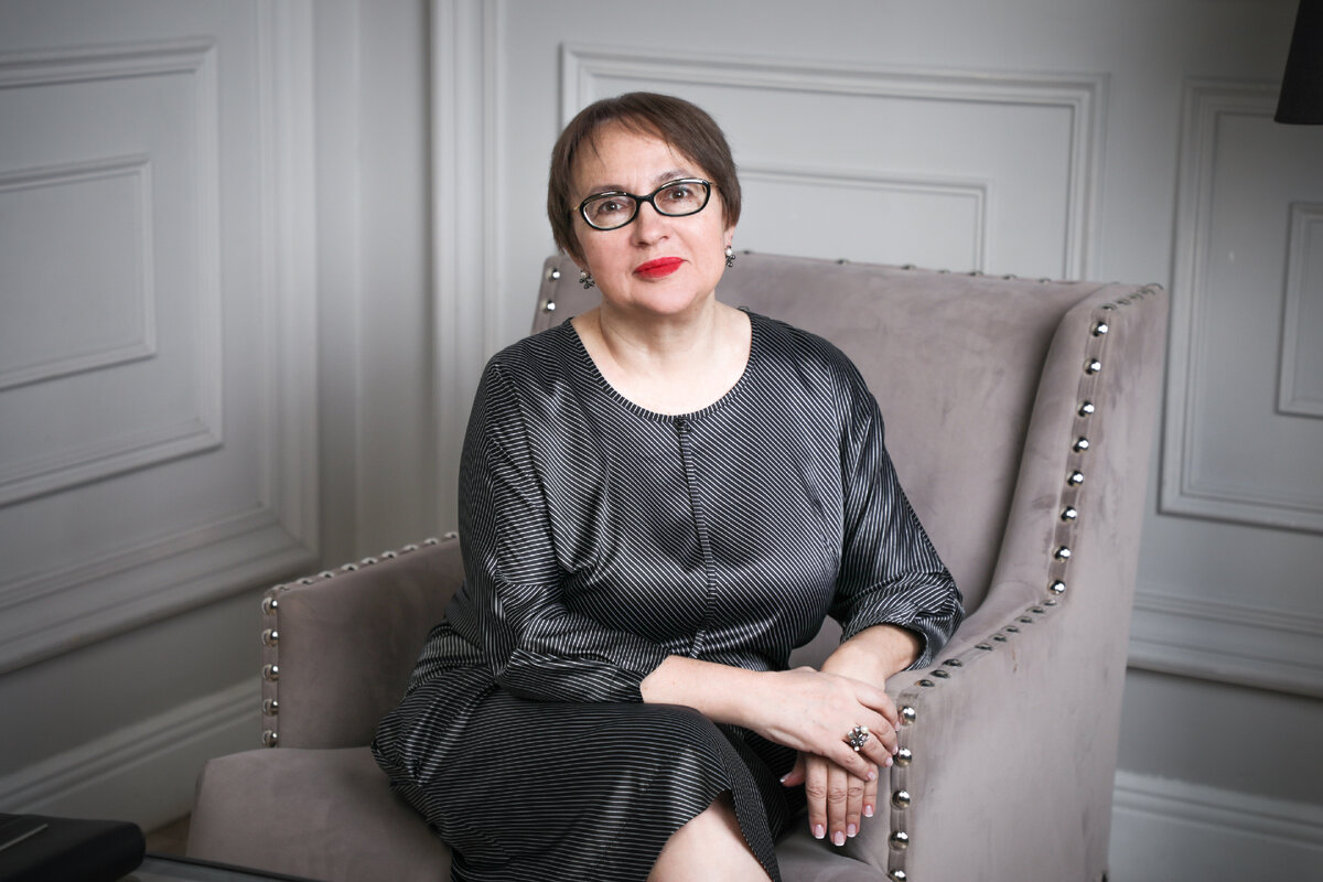 Коноваленко Марина Юрьевна, кандидат псих. наук, доцент, директор по маркетингу компании "Аксамит", преподаватель РЭУ им. Г.В. Плеханова