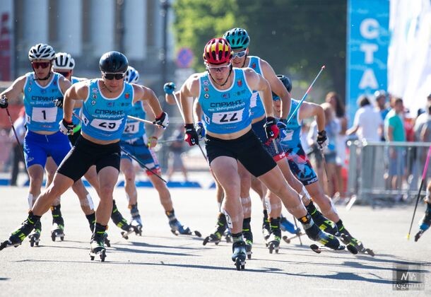    Старт мужского лыжероллерного финала Андрей Чепакин © ИА REGNUM