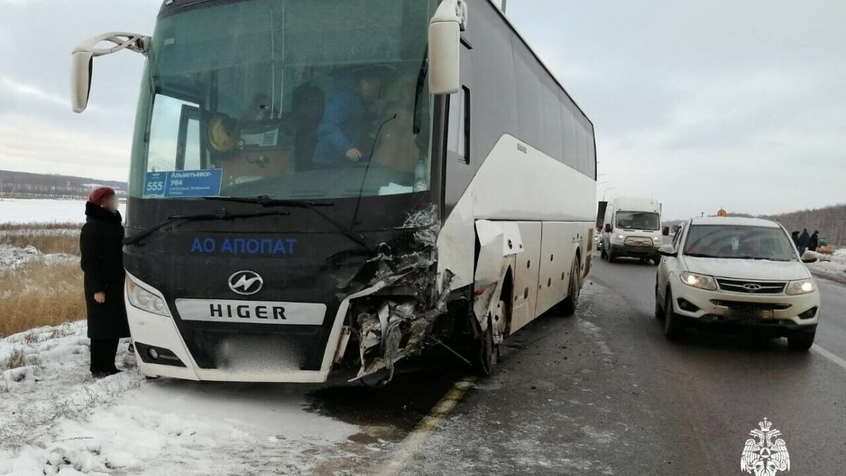 В Башкирии на М-5 столкнулись автобус с пассажирами и легковой автомобиль |  mkset.ru | Дзен