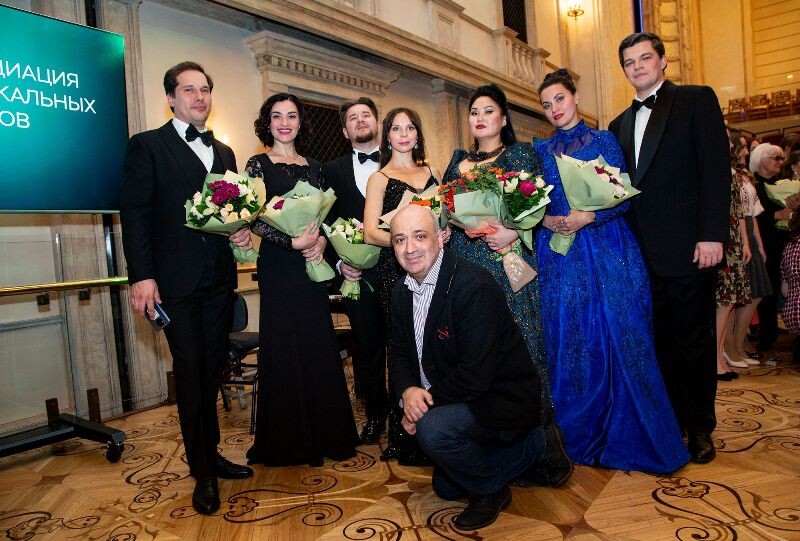 Г.Исаакян и солисты гала-концерта