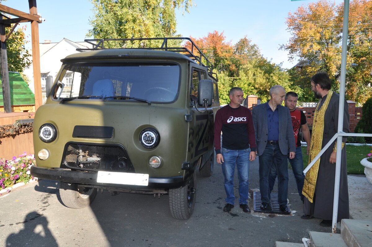  📷    Глава Тюльганского района лично отвезет партию гуманитарной помощи бойцам СВО Кристина Просвиркина