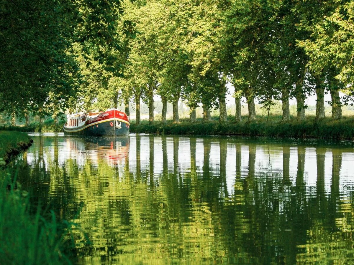 
Я написала рассказ о круизе по реке Иравади в Мньяме на роскошном пароходе компании Belmond и захотелось составить подборку по круизам других компаний. 
