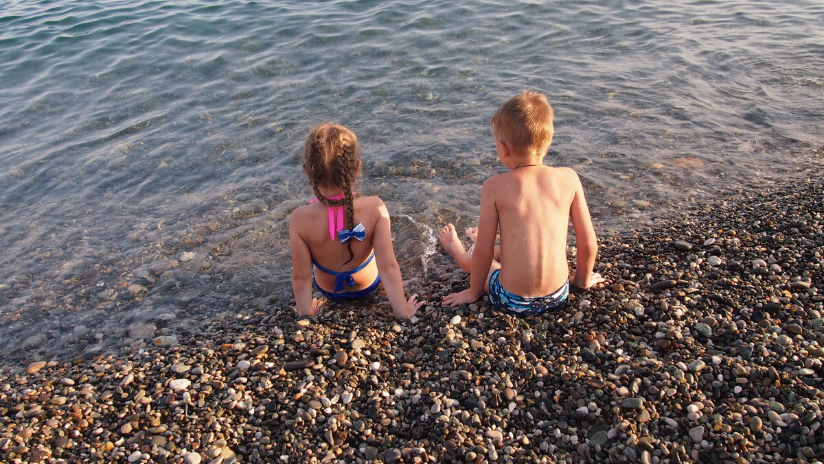 Это чистое и теплое море в поселке Лдзаа