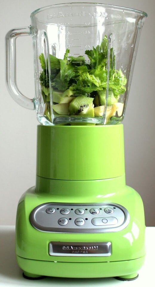 Чудо-блендер, который помогает мне во многом.