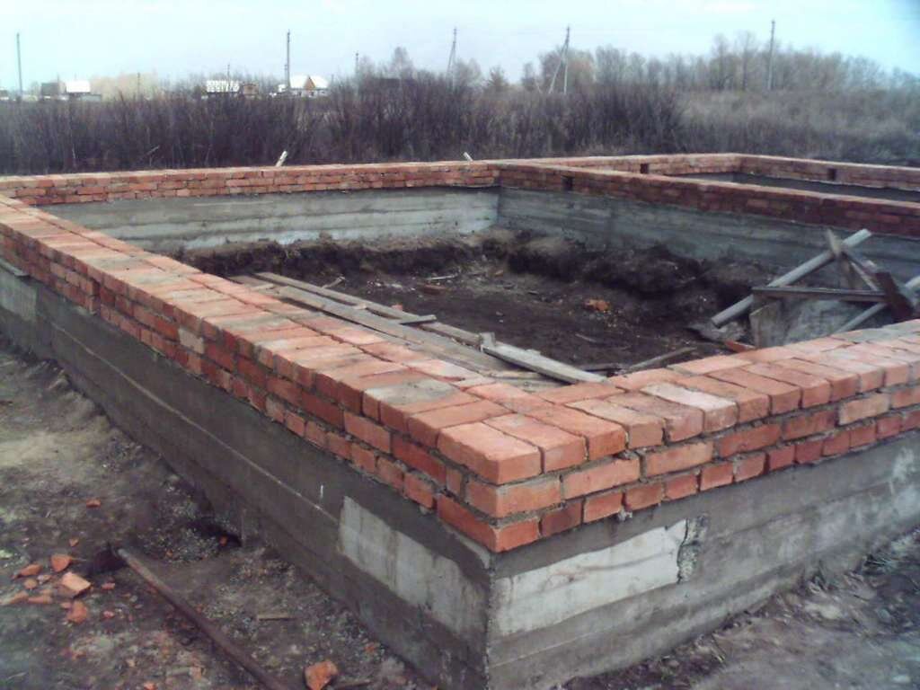 Фундамент для дома из кирпича