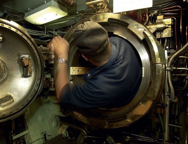 В причинах пожара на глубоководной атомной подлодке сейчас разбираются, но вряд ли о них станет известно в ближайшем будущем, ведь данные о происшествии уже назвали государственной тайной.Фото pixabay.com