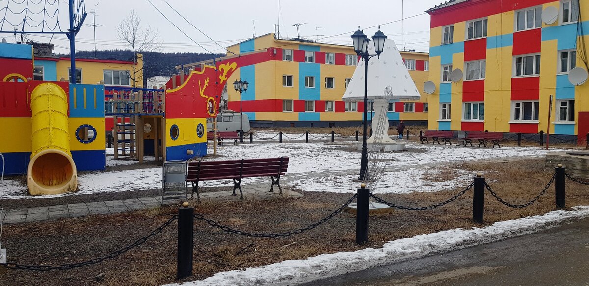 Мы были почти зимой и, слава Богу, фонтаны не работали.