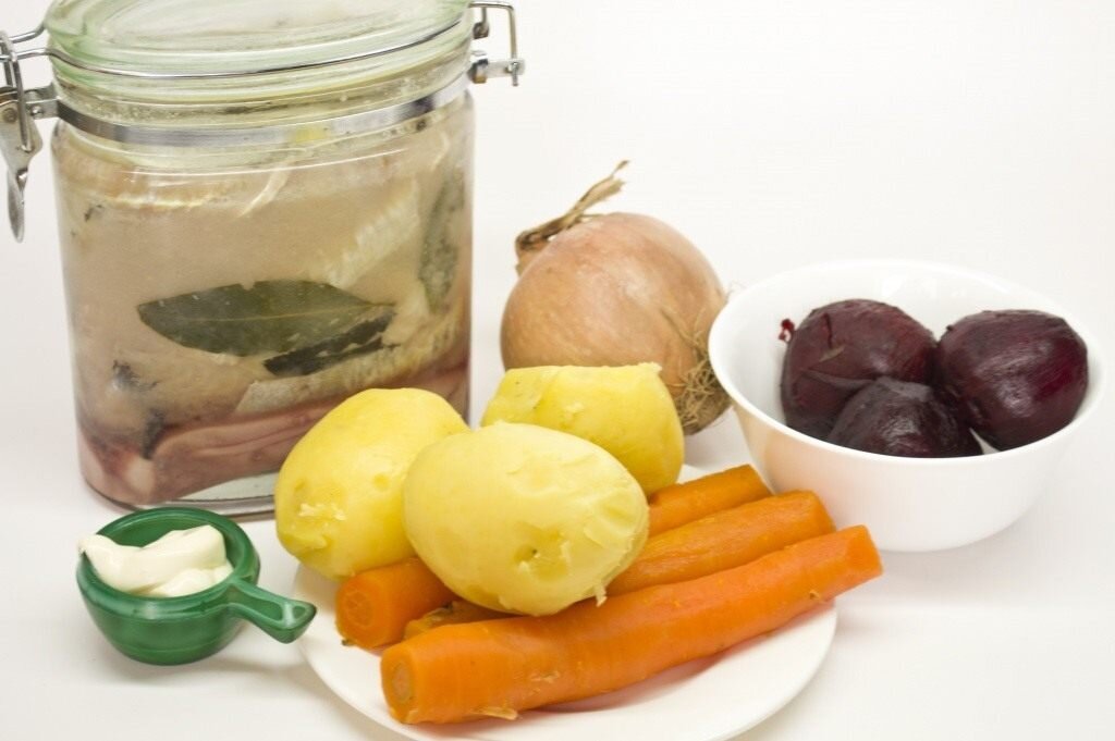 Ингредиенты для салата "Селедка под шубой"