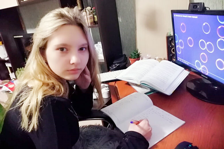 Алина даже домашнее задание выполняет без моей помощи