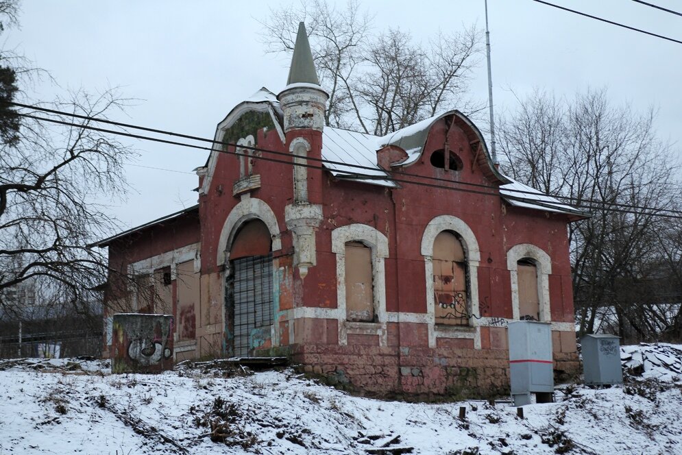 Усадьба покровское осташков. Парк покровское-стрешнево храм. Мцк стрешнево выход на волоколамское шоссе. Стрешнево чеховская. Усадьба покровское-стрешнево.