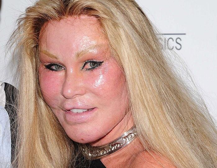 Ну прям усики только подрисовать и вылитая кошка)))