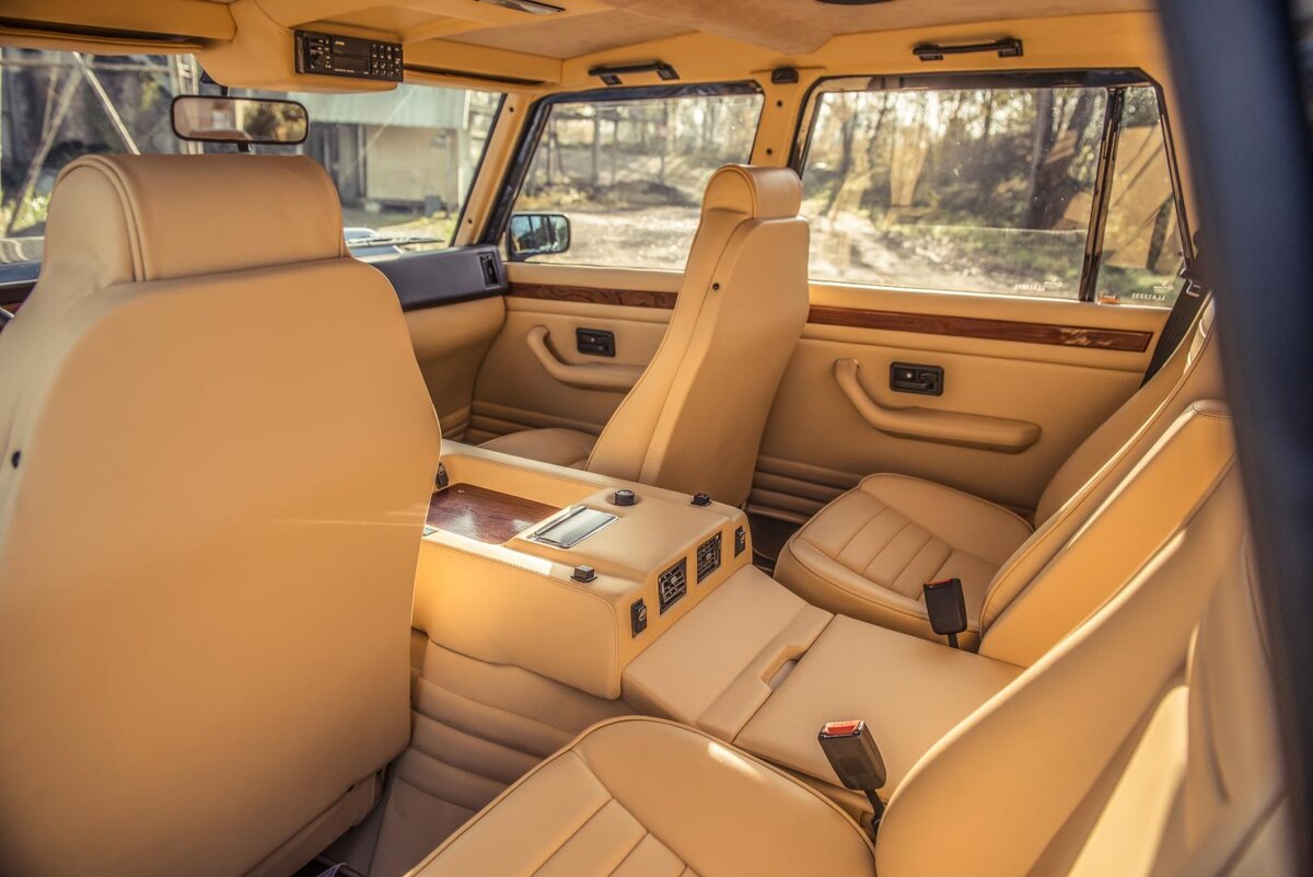Lamborghini джип lm002 салон