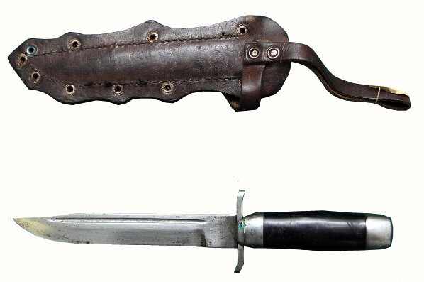 Нож «финский» в кожаном чехле кап. 1-го ранга Яковлева Н.К. 1942 год. «Центральный военно-морской музей» МО РФ. (Все описания к фотографиям в статье приведены в музейной редакции).