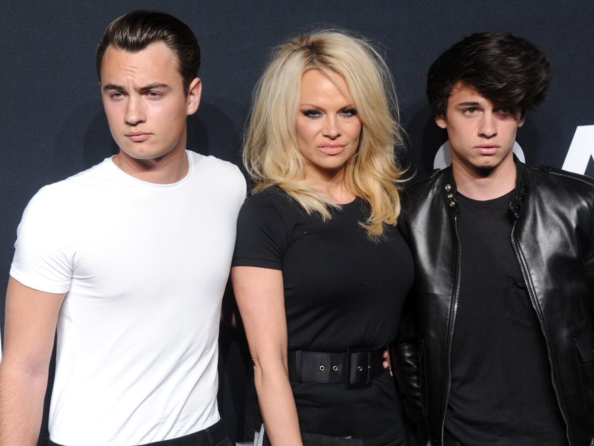 Памела Андерсон и её сыновья