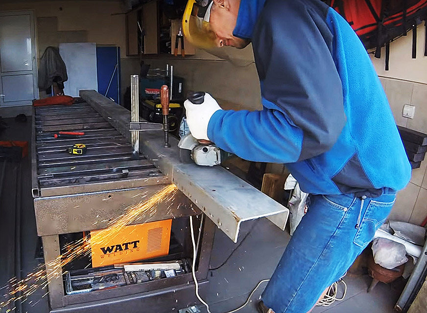 Профиль резал болгаркой