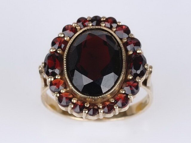 Кольцо из серебра с гранатами пиропами. Чехия. СССР. 1978год