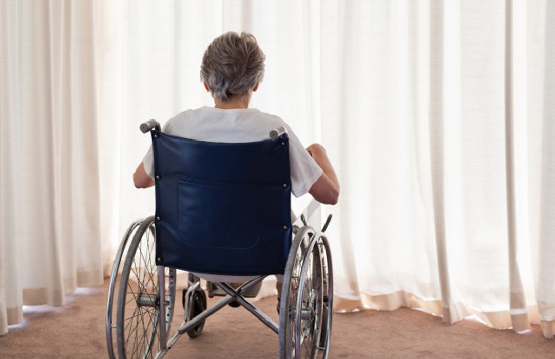 Инвалидам требуется уход