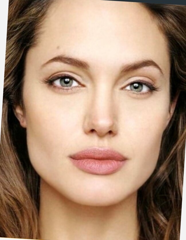 Анджелина Джоли