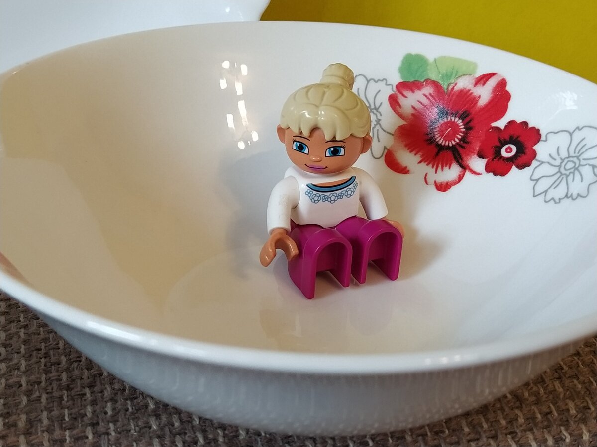 Тарелка за 50 р. как новая, за годы использования даже рисунок не стёрся