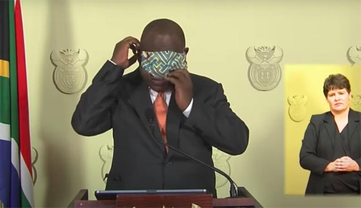 НЕ СПРАВИЛСЯ С МАСКОЙ И СТАЛ ЗВЕЗДОЙ СОЦСЕТЕЙ