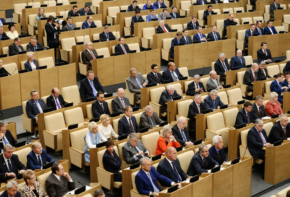 государственный служащий. правительственный чиновник. государственные чиновники. государственный служащий. государственные служащие корпуса.