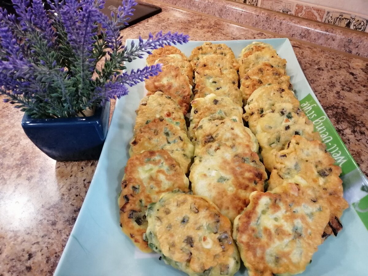 ЛЕНИВЫЕ ПИРОЖКИ С ЗЕЛЁНЫМ ЛУКОМ И ЯЙЦОМ/Быстрые пирожки из простых  продуктов на Сковороде! | Кухня ̶н̶е̶Умелой хозяйки | Дзен