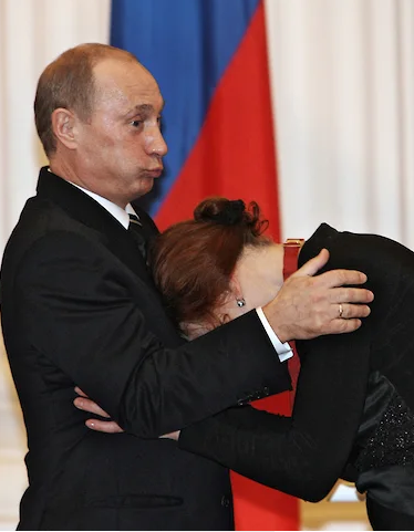 Вот так вся вата на грудях 