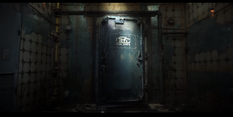 Дверь с логотипом компании