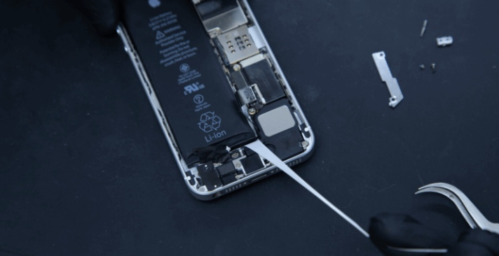 iPhone с емкостью меньше 80%. Батарея уже успела вздуться