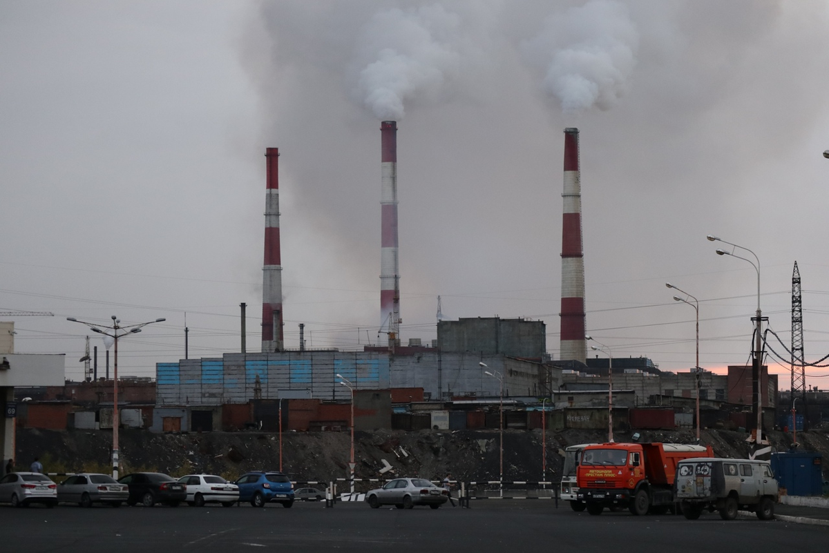 Погода медный завод. Город медный комбинат. Норильск самый грязный город. Медный завод Норильск.