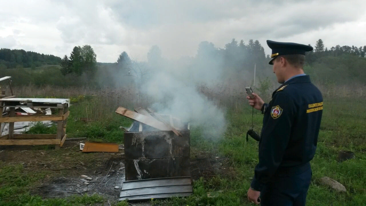 Можно ли жечь траву в бочке