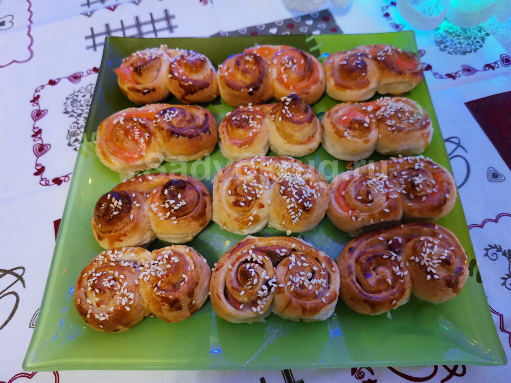Вкусные и воздушные слоеные “пальмочки” на аперитив
