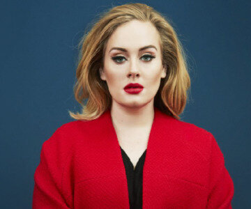 Адель — популярная певица и обладательница премии «Оскар». Но фанаты любят ее не только за музыку, и вот почему: 
1)Каждый бесплатный посетитель ее концерта в 2011 году (промоутеры, журналисты, сотрудники сцены), согласно райдеру певицы, должен был пожертвовать $ 20 в фонд защиты детей.
2)Адель помогала пострадавшим во время пожара в Гренфелл-тауэр (жилое здание в Лондоне).
3)Организовала бесплатный просмотр мультфильма «Гадкий я — 3» для выживших в этом пожаре детей и сама приняла участие в показе.
4)Взяв «Грэмми» за лучший альбом года, сломала награду, чтобы разделить ее с Бейонсе, и произнесла трогательную речь в честь певицы.